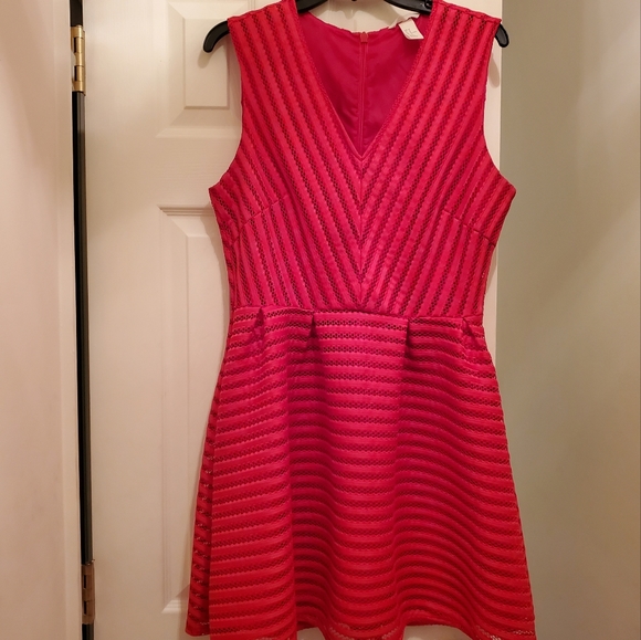 H&M Dresses & Skirts - Great condition, H&M red dress, size 14